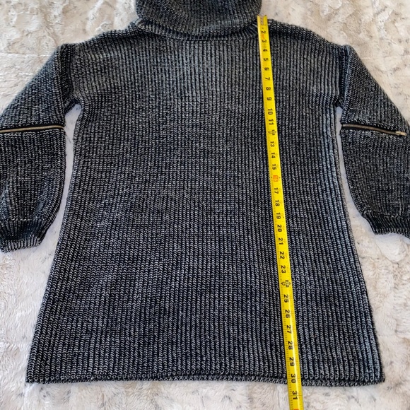 Rumor Oversized Gray Cowl Neck Sweater Zip Elbow Tunic Top Long Sleeve M - Picture 13 of 16